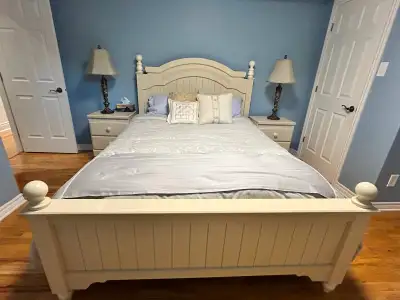 Set de chambre en bois blanc/creme, View more
