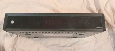 This Motorola DCX3510-M is a used HD dual tuner DVR. It allows you to record your favourite shows. T...