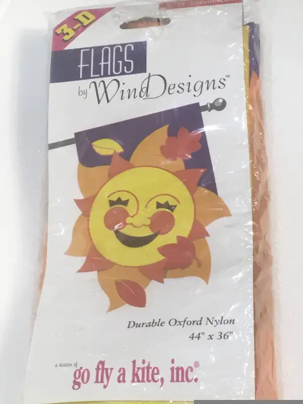 Go Fly a Kite - WIND DESIGNS - "Autumn Sun" BANNER (2000) in Arts & Collectibles in Calgary - Image 3