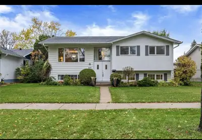 This bright and spacious bi-level home is located in the desirable and family-friendly neighborhood...