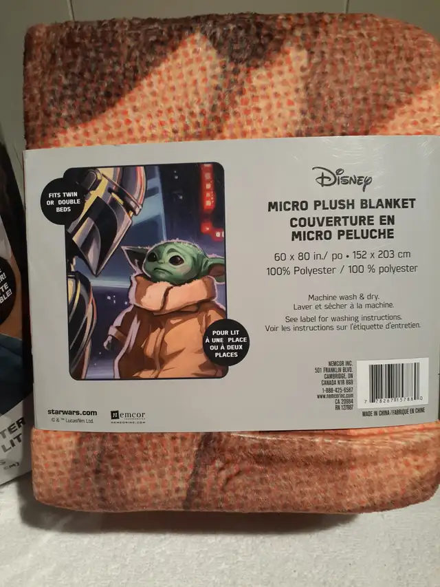 STAR WARS COMFORTER, BLANKET & TWIN SHEET SET in Bedding in Oakville / Halton Region - Image 6