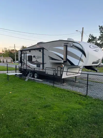 2015 keystone cougar sab 26 5th wheel everything works as it should . Come with 3 year transferable...
