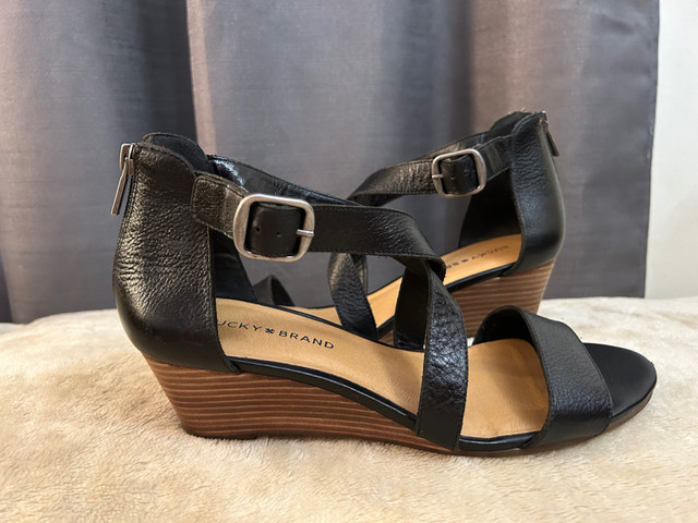 LUCKY BRAND SANDALS SZ 10 in Women's - Shoes in Guelph - Image 2