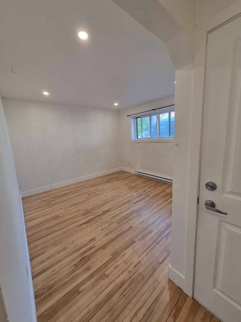 appartement 3 1/2 disponible immédiatement 2
