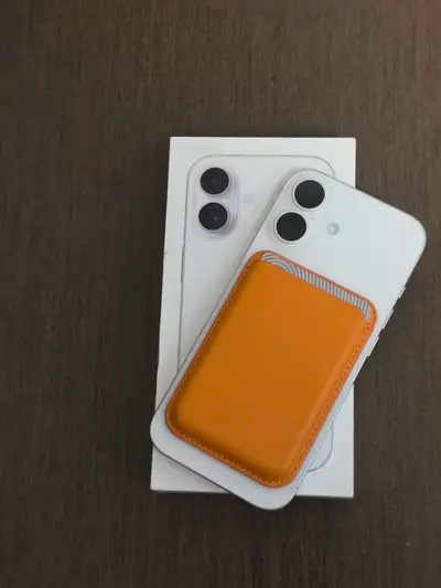 Still available Greetings, I am selling a mint Iphone 17 256gb storage model in white. The device is...