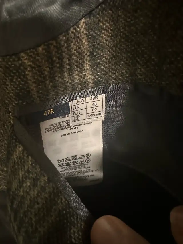 Brooks Brothers Blazer 48R in Men's in City of Toronto - Image 4