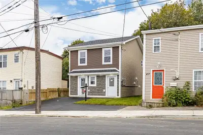 Enjoy modern city living in this bright, newly built 2-bedroom apartment located in a quiet duplex i...