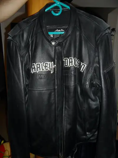 New - Men's Harley Davidson Leather Bike Jacket Extra Padding on the inside Size XL New Never Worn C...