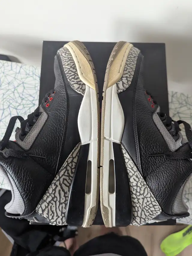 WORN - JORDAN 3 BLACK CEMENT SIZE 10.5 in Men's Shoes in Oshawa / Durham Region - Image 8