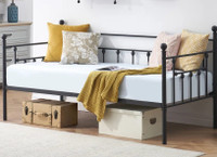 Twin daybed w/mattress