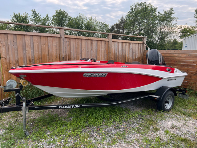 Glastron GT160 R collectors edition in Powerboats & Motorboats in Hamilton