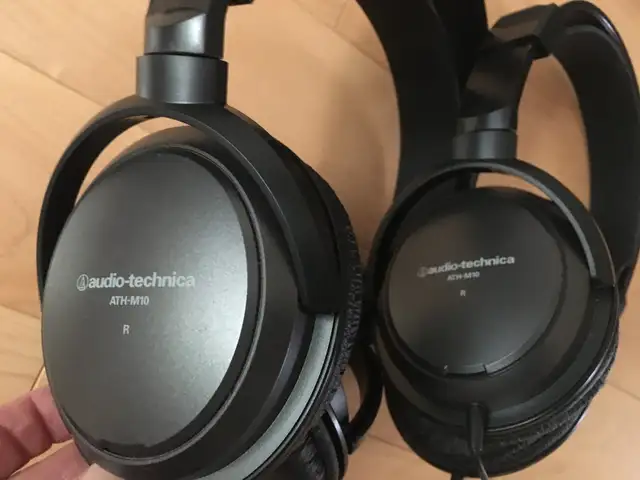 Audio music equipment: mic's, headphones, mix, cables in Pro Audio & Recording Equipment in Oakville / Halton Region - Image 7