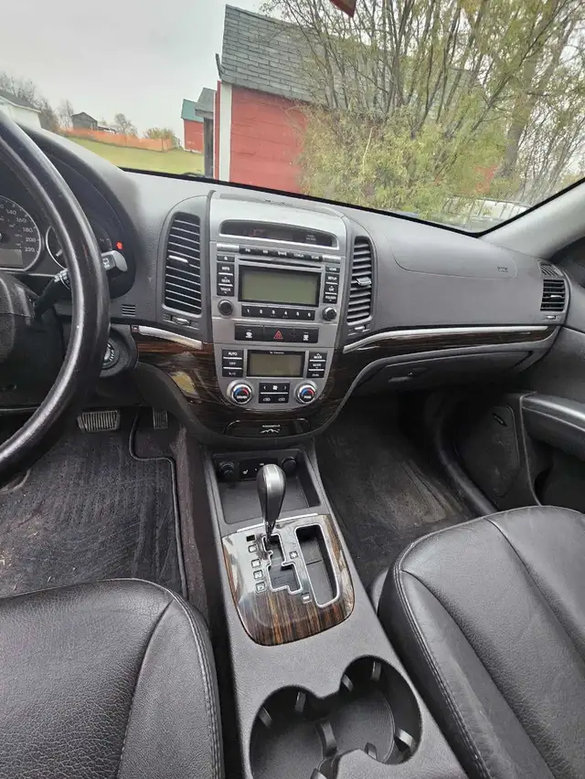 Santa Fe - Ready to go in Cars & Trucks in Regina - Image 5