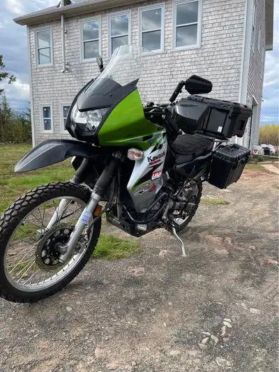 2008 Kawasaki KLR 650 - Center stand - Removable locking top case - Hard panniers and racks - Crash...