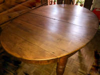 ANTIQUE CIRCA 1800 SOLID CANADIAN PINE OVAL DINING TABLE