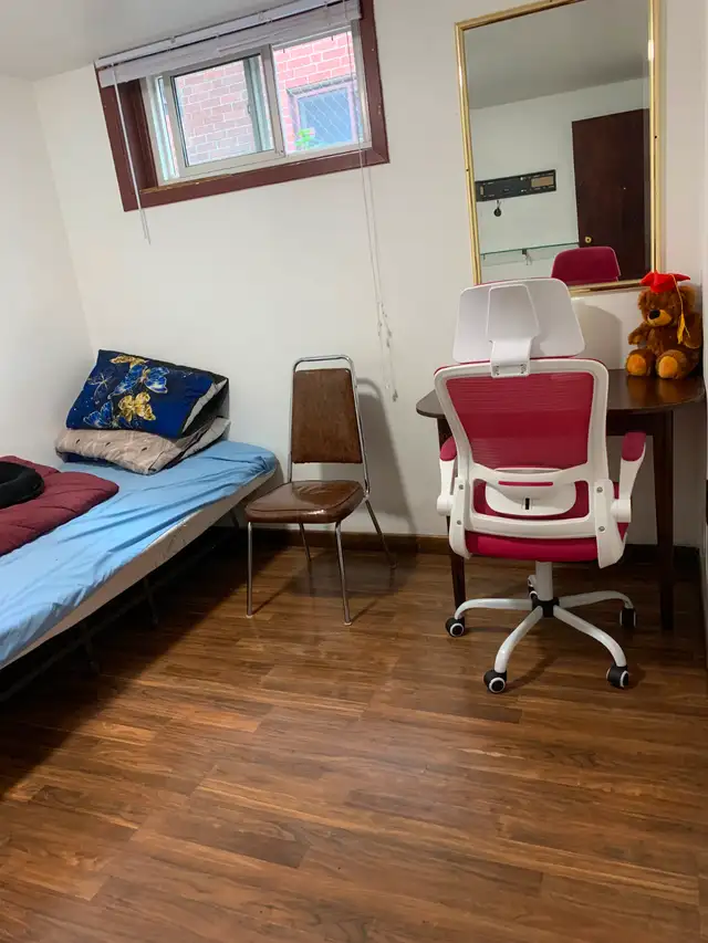 Room for Rent Downsview close to  Seneca/York U 63760492590339121