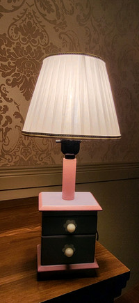 Lampe en forme de meuble Vintage