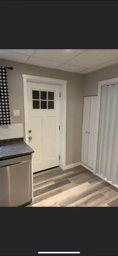 Recently renovated 1 bedroom self contained basement suite. Located near Westsyde pool. Ideal for si...