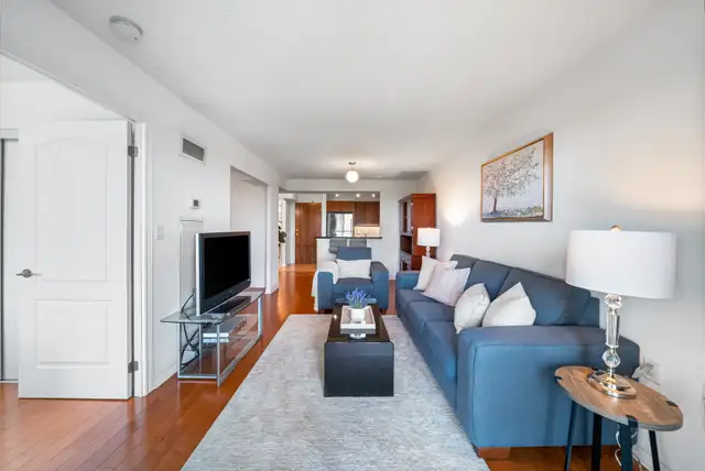 HIGH END CONDO FOR SALE! 2210 Lakeshore Road, #104, Burlington62863755308545123