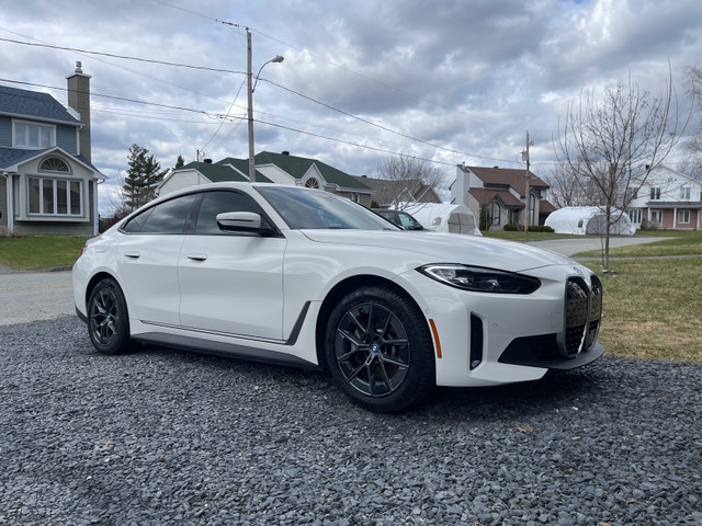 Transfert de bail - BMW i4 2023 - ÉLECTRIQUE  dans Autos et camions  à Sherbrooke - Image 3