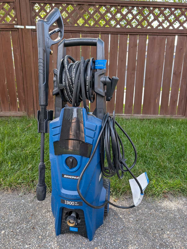 Simoniz 1900 PSI Pressure Washer in Outdoor Tools & Storage in Calgary - Image 2