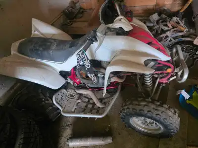 350 raptor Foot guards Full exshust Clutch With reverse Needs a new stator and spark plug 3800 obo H...