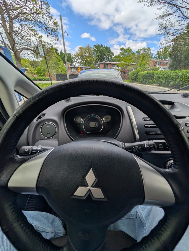 Mitsubishi i-miev 2017 — photo 2