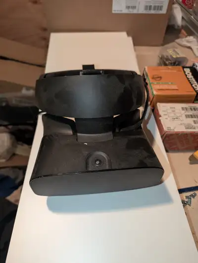 Oculus Rift S, very good conditions, has not been used in years, does not come with batteries. No Bo...