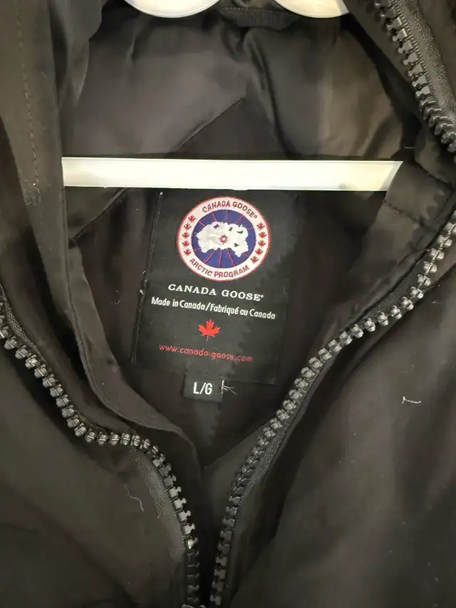 Canada Goose Men’s Parka-Large in Men's in Calgary - Image 4
