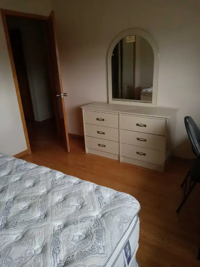 PREMIUM LARGE ROOM