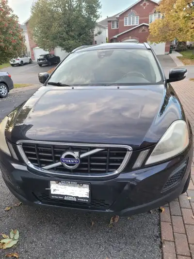 2012 VOLVO XC60 , ALL WHEEL DRIVE , AUTOMATIC , 6 CYLINDER ENGINE THAT RUNS EXCELENT , FULLY LOADED...