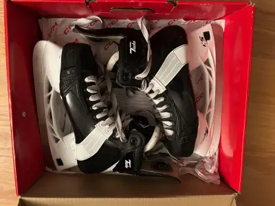 **LIKE NEW**  CCM Tacks XF652, size 7.5R skates for sale, View more