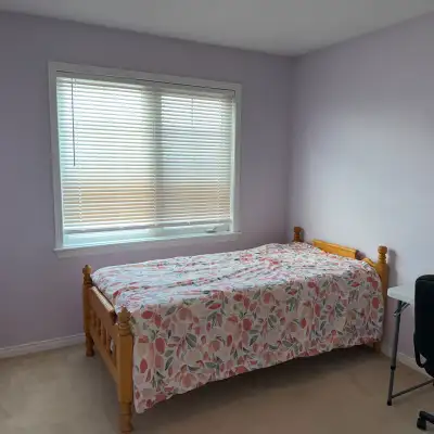 One bedroom with a single bed in a beautiful townhouse located in Kanata, shared bath room with 1 pe...