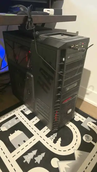 CPU: 7700k Mémoire: 32G 2133 MGz Storage: 1T GPU: 1080TI MSI Carte de mère: MSI M7 2 ecran dèordinat...