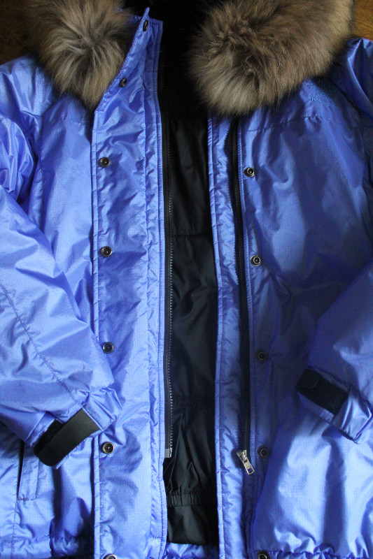 Manteau d'hiver pour femme Kanuk avec col de fourrure - taille 5 dans Femmes - Hauts et vêtements d'extérieur  à Longueuil/Rive Sud - Image 2