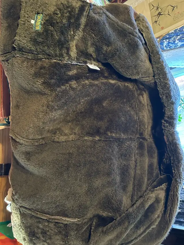 VTG Danier Brown Suede Double-Breasted Shearling Pea Coat, Sm in Women's - Tops & Outerwear in London - Image 8