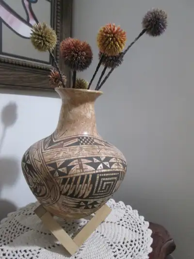 Bernito Meraz vase, View more