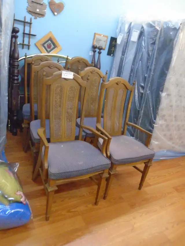 6 matching chairs in Chairs & Recliners in Annapolis Valley - Image 2