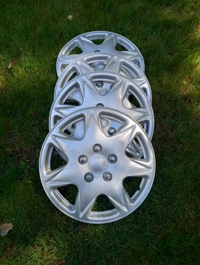 Set of 4 blizzaks, set of 4 rims, hub caps in Tires & Rims in Peterborough - Image 5