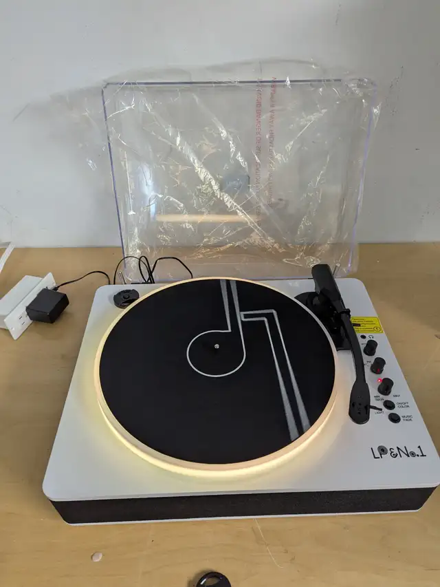 White Pearl LP&No.1 Turntable with Built-in Speakers, 3-Speed Be in Jewellery & Watches in Mississauga / Peel Region - Image 7