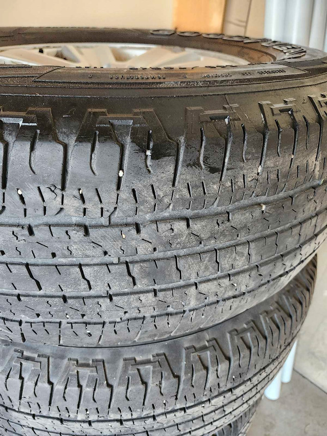 FORD RIMS AND A SET OF GOODYEAR 265 70 R17 in Tires & Rims in Calgary - Image 4