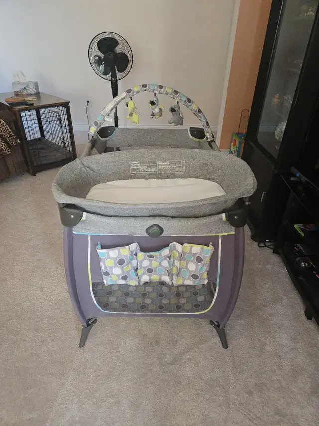 safety 1st playard and crib in Cribs in Winnipeg - Image 4