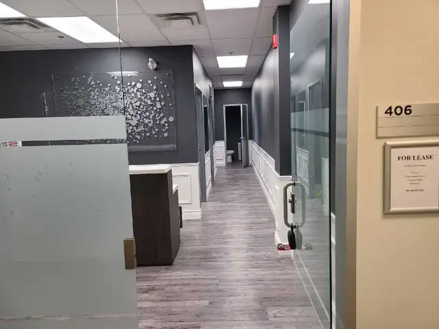 medical office available for rent $3400 in Commercial & Office Space for Rent in Oakville / Halton Region - Image 5
