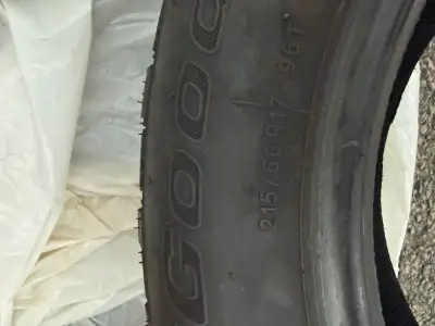 LIKE NEW USED FOR LESS THAN 500km 4 winter tires in perfect condition 215/60R17