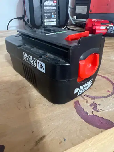 This Black & Decker 18v slide pack battery is a reliable power solution for your compatible cordless...
