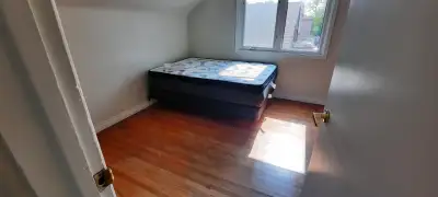 Description Looking for a , private, and peaceful home in North Etobicoke location? Prime Location •...