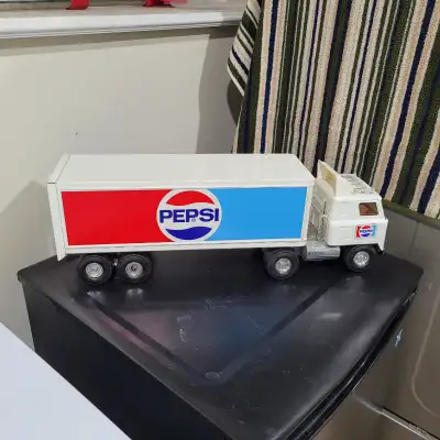 vtg 1980s Ertl International Transtar Truck and trailer Pepsi Semi Truck . https://www.ebay.ca/itm/3...