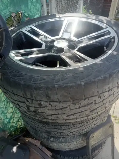 SELLING 22 INCHES RIMS AND TIRES FITS SILVERADO TRUCK 6 BOLT PATTERN 300