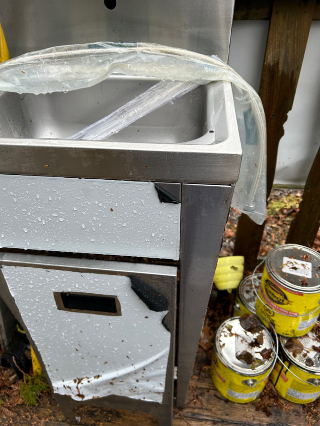 Small Stainless Sink in BBQs & Outdoor Cooking in Peterborough - Image 4