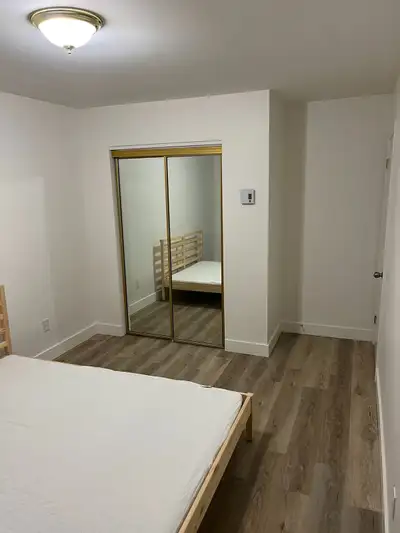 Chambre en colocation à Lasalle dans un 5 1/2 – 800 $/mois tout inclus Loyer : 800 $/mois tout inclu...